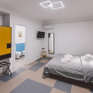 Apartment Double Bedroom Across Ortigia, Syracuse